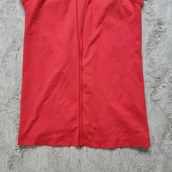 ✨CL LoleMontreal Red Sleeveless Racerback Atheltic Wear Tank Top Black Trim Sz M - Picture 3 of 11